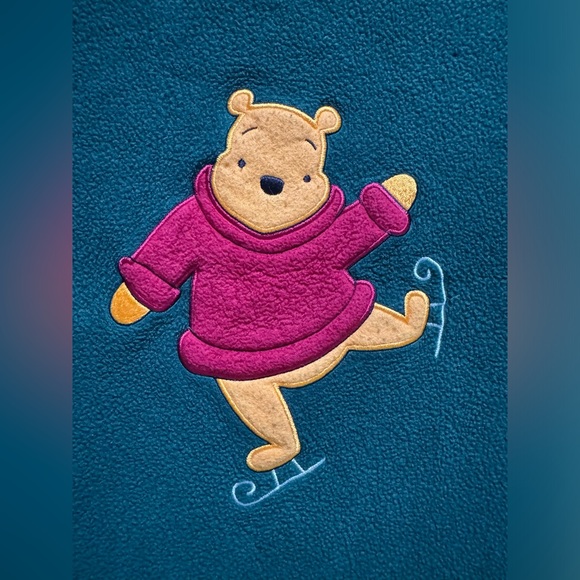 DISNEY WINNIE THE POOH VINTAGE Green Graphic Sweatshirt in Medium - Picture 2 of 9